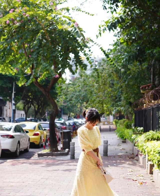  『经典蓝』必看!2020年春夏流行色出来了,早穿早美!