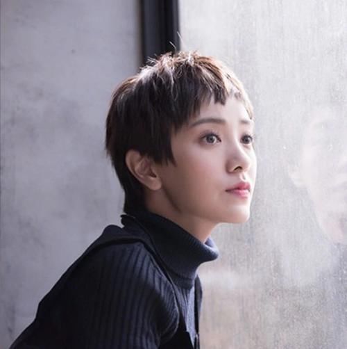 『短发』怎样判断你的脸型适合长发还是短发,根据脸型选对发型,快来看