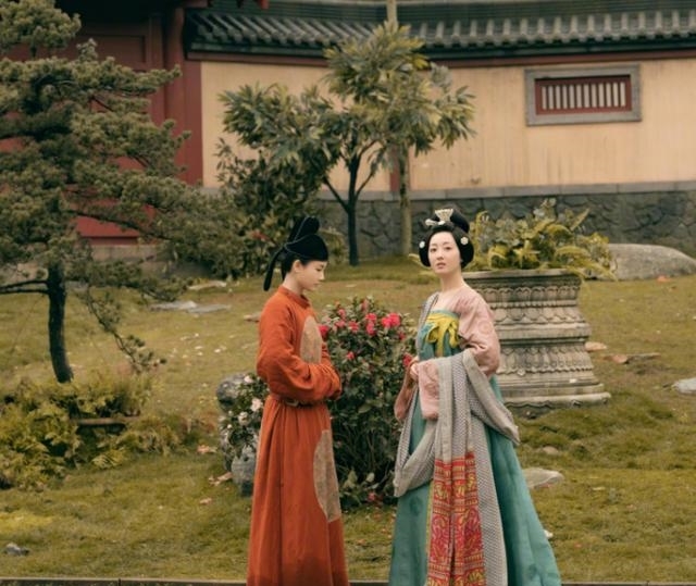 「于正」于正新作《鬓边》热播,另一部由他制作的古装宫廷剧官宣改名将袭