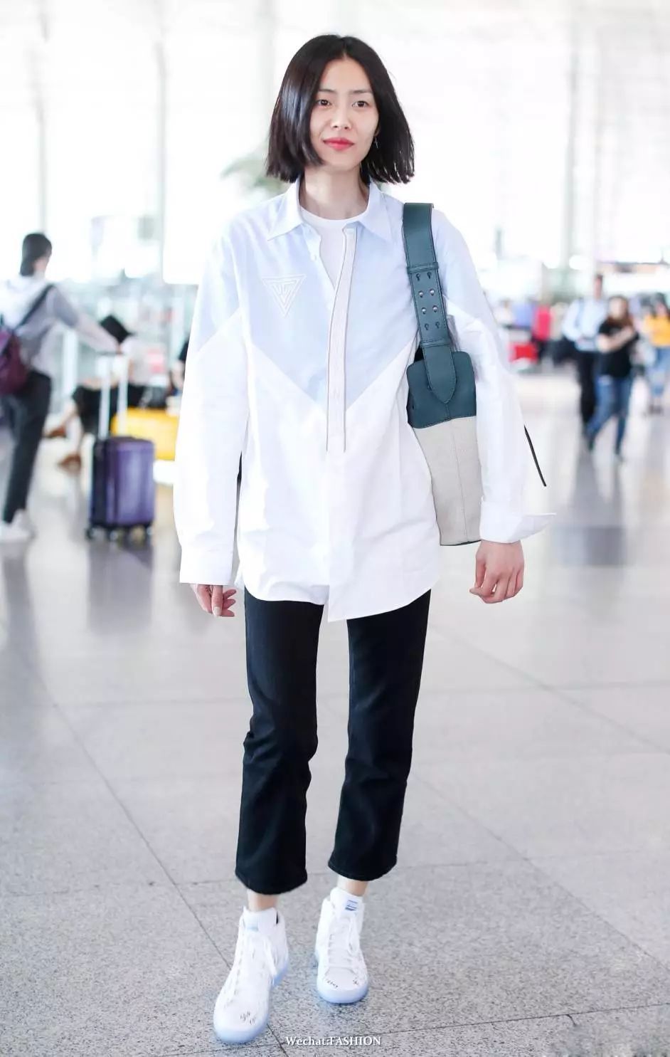 明星 | 孟美岐机场大玩“下半身失踪” 韩雪太会穿献上我的膝盖