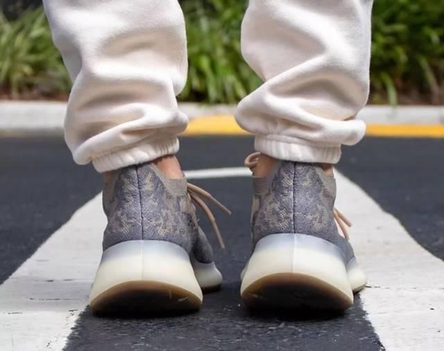  开启抽签发售：业务量挺大，Yeezy 380新＂Mist＂颜色29店摇签开售，速备案！