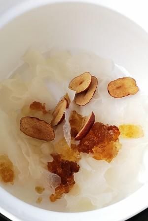  『桃胶』牛奶桃胶皂角米雪燕羹