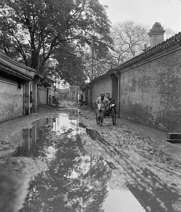 美国人在鞋盒里发现了6000张中国老照片，轰动全世界