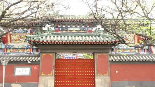 我国最神秘的寺庙，位于北京闹市区，却常年锁门从不对外开放