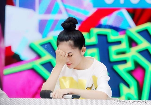 生完孩子不敢坐月子，怀孕还要录节目，娱乐圈这些人为钱也是拼了