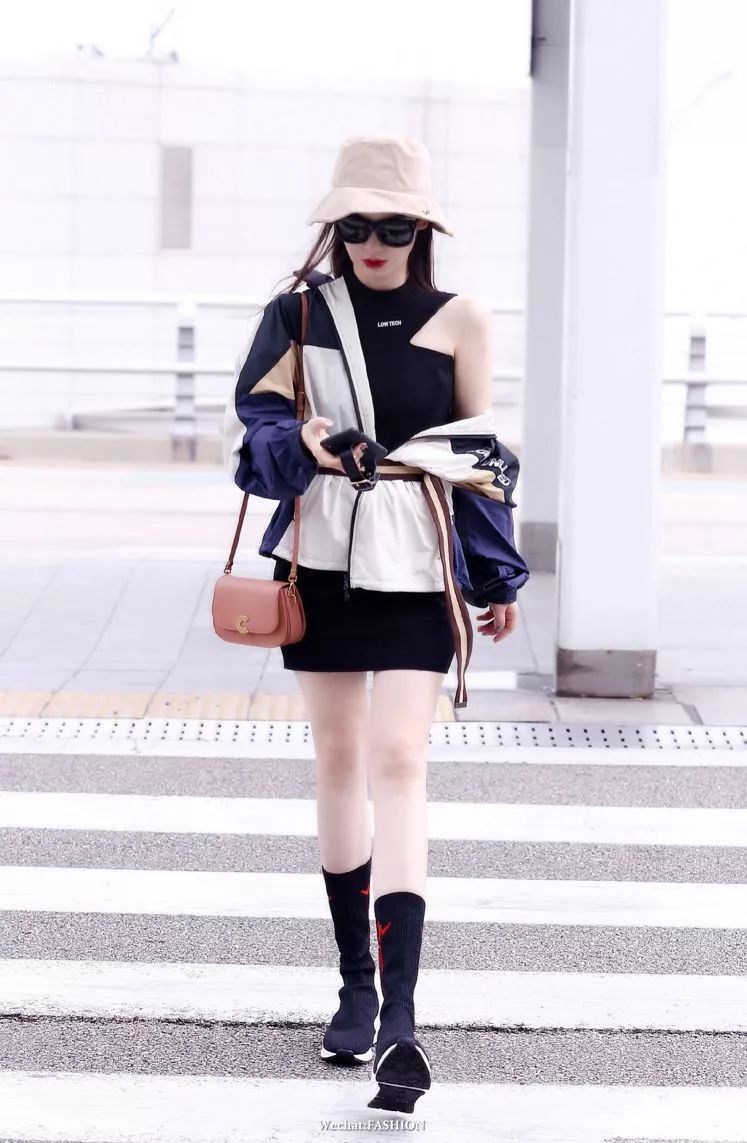 明星 | 孟美岐机场大玩“下半身失踪” 韩雪太会穿献上我的膝盖