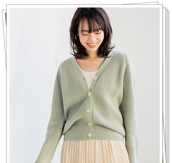  『女人味』小小的翠绿色衣服,美女穿出了大大的女人味,太性感了