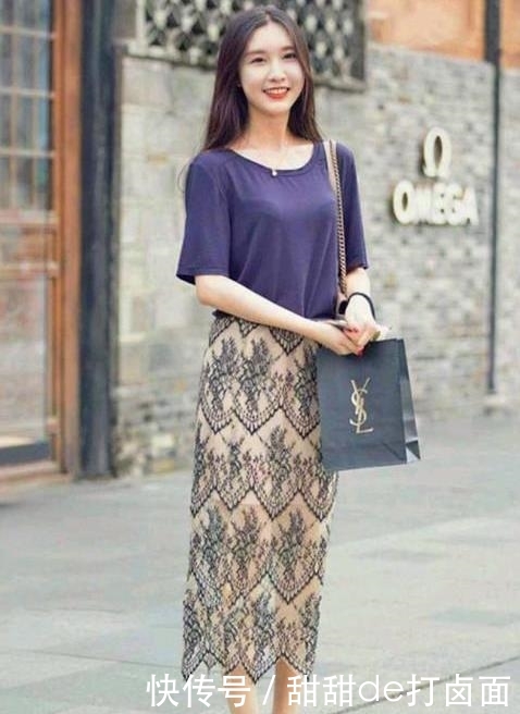 「气质」美女街拍:紧身裙小姐姐,展现高挑的身材,尽显性感的魅力!