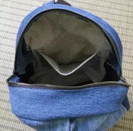  「新买」剪了两条旧牛仔裤，做了一个包，闺蜜说比她新买的名牌包还好看！