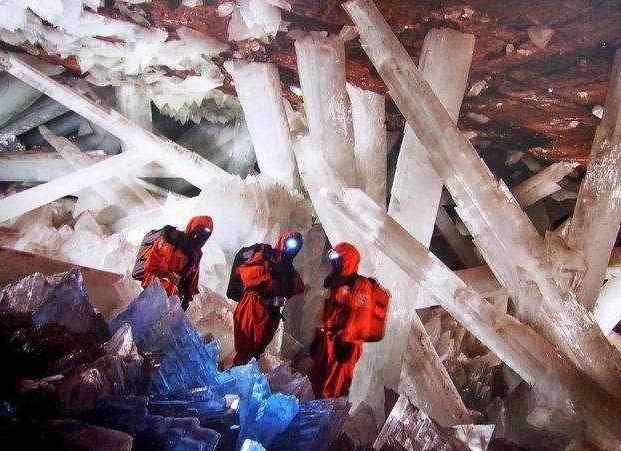 世界最深“水晶洞”，地下300米接近岩浆处，每一滴水都含2亿病毒