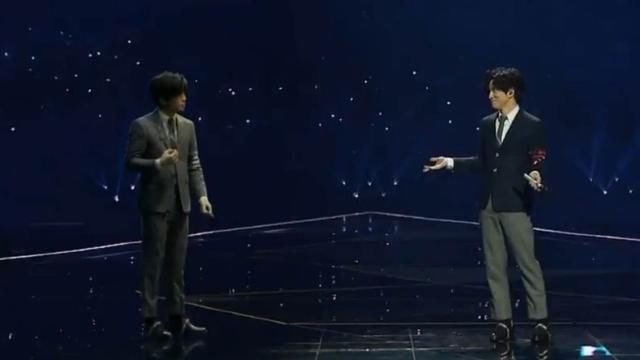 薛之谦跨年怎么有俩薛之谦