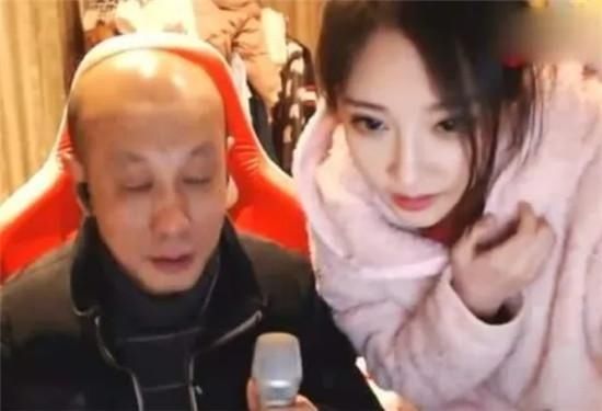  『直播』网友：娶冯提莫需要多少彩礼呢？老丈人：对她好就行