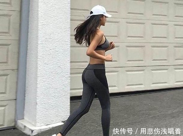 美女:时髦打底裤美女:衬出女人气质美,穿出女神范!