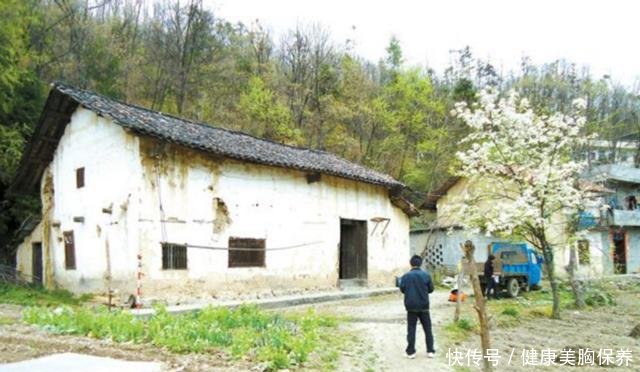 农村户口迁出后，留下的房屋和宅基地属于谁听听淳朴老农怎么说