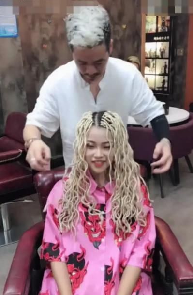 小姐姐“兰州拉面”发型火了，看到成品后的那一刻，网友：要吐了