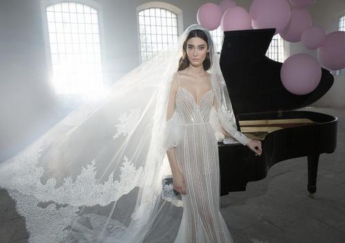 以色列美女时尚摄影大片，欧美超模演绎惊艳奢华婚纱礼服令人惊艳