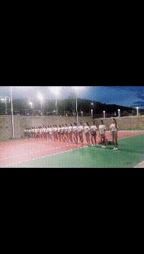  算不算@搞笑GIF：这也没有系安全带啊，算不算违规啊