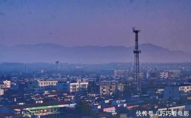  唯一@中国唯一坐拥4条高速3条铁路2个火车站1个机场的“贫困县”