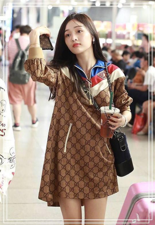 当吴宣仪撞衫倪妮，网友：终于知道高级脸和普通脸差距有多大了！