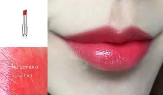 砖红色，吃土色已经OUT了!水红色口红颜色才是今年秋天的流行色