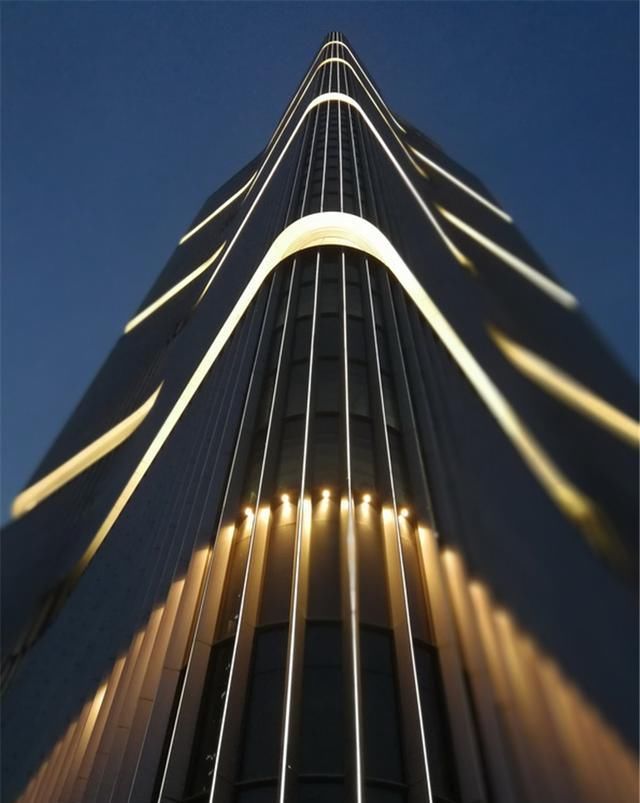 郑州绿地中央广场---目前中国建设高度最高体量最大双塔式超高层