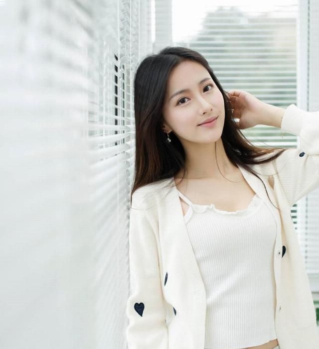 【吊带装】天气转热,你还愁没衣服穿?一件吊带就能满足你的需求