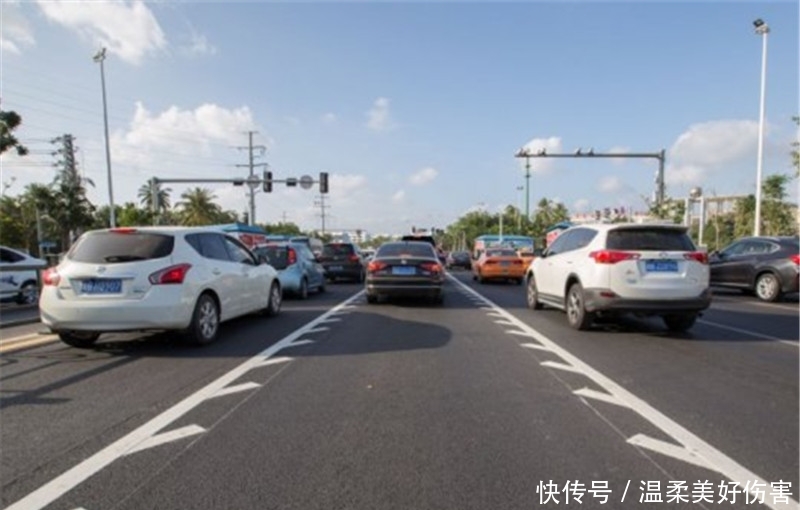  「调整」28.3万块交通标志调整完毕？看到新标志，车主：就不能