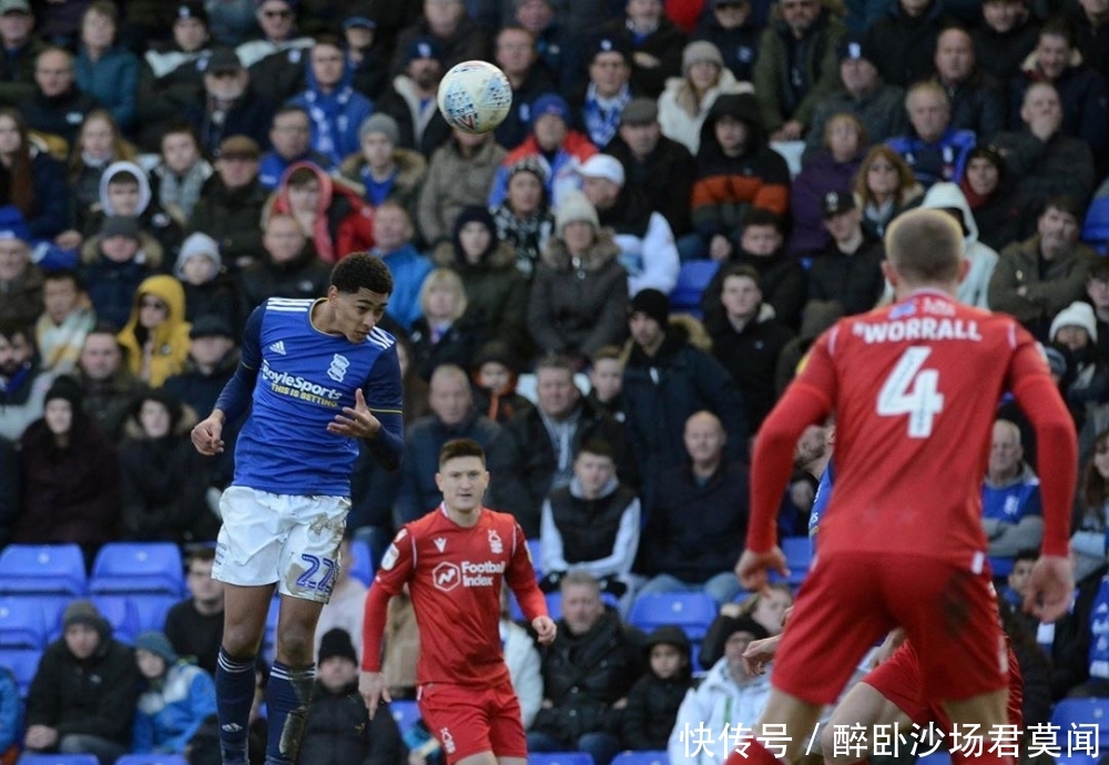 2000万报价16岁新星遭拒!曼联年轻化受挫,曼城