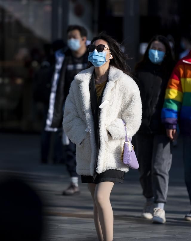  『服装』小姐姐的换装秀,你最喜欢她穿哪套服装呢?