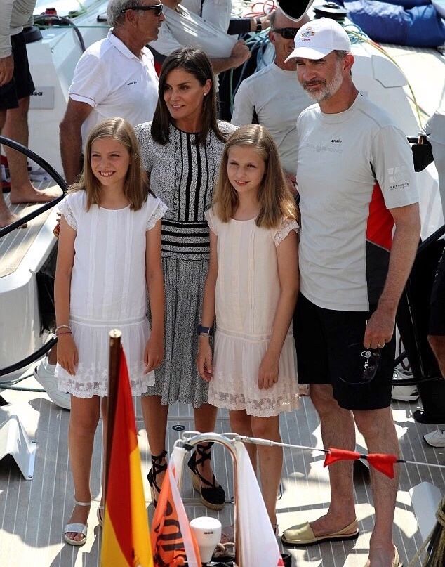 西班牙王室最养眼的一对小姐妹，一个未来女王一个美人公主