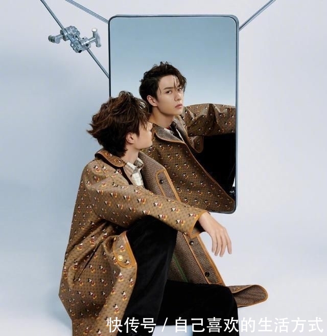 【榜首】综艺大赏，肖战拿下双榜榜首，王一博杨紫在人气嘉宾榜位列二三