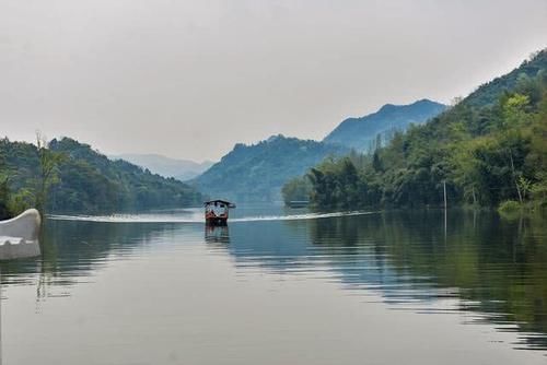 成都西，莲花湖畔，去竹林仙境度个小假，美如仙境