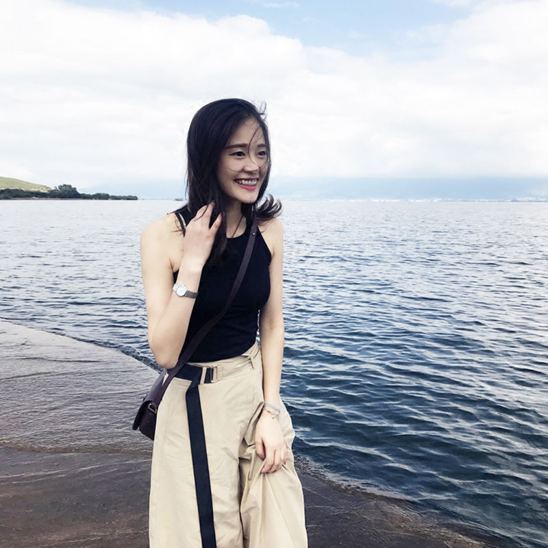 45岁媳妇太会打扮!上身紧身显胸衣+高腰裙，男人喜欢女人嫉妒