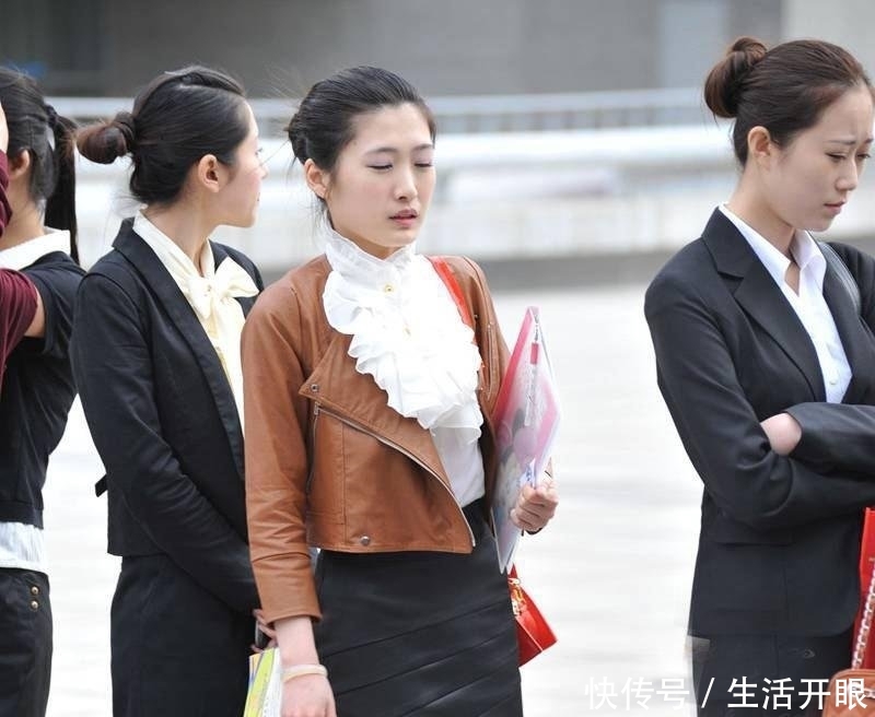  「空姐」街拍空姐面试, 各色职业装短裙, 温柔中带着干练