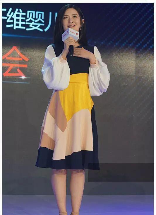 谢娜和张雨绮穿上连衣裙，同是双胞胎妈妈，身材差距不是一般的大