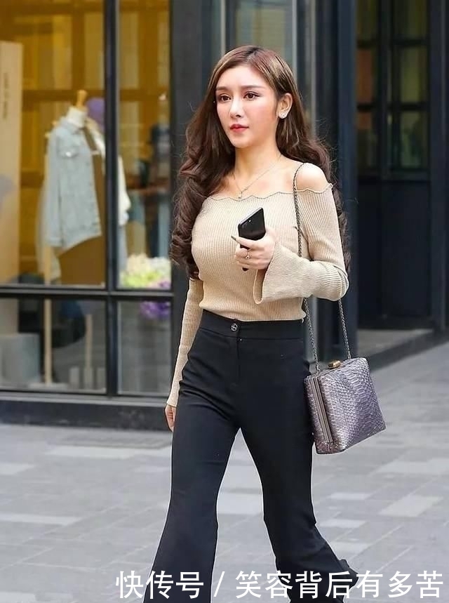  『上搭配一』女性搭配高跟鞋，彰显出婀娜多姿的身材