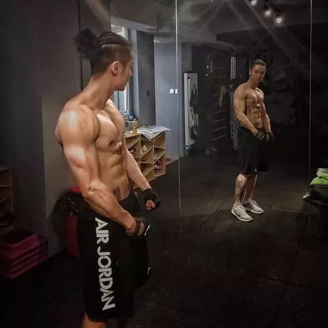 蒋劲夫公布恋情力破出柜传闻，这年头敢于卖腐的一般都是真直男?