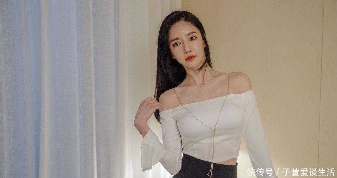  『气质』细高跟鞋和黑色包臀半身裙的完美搭配，造就女性完美气质