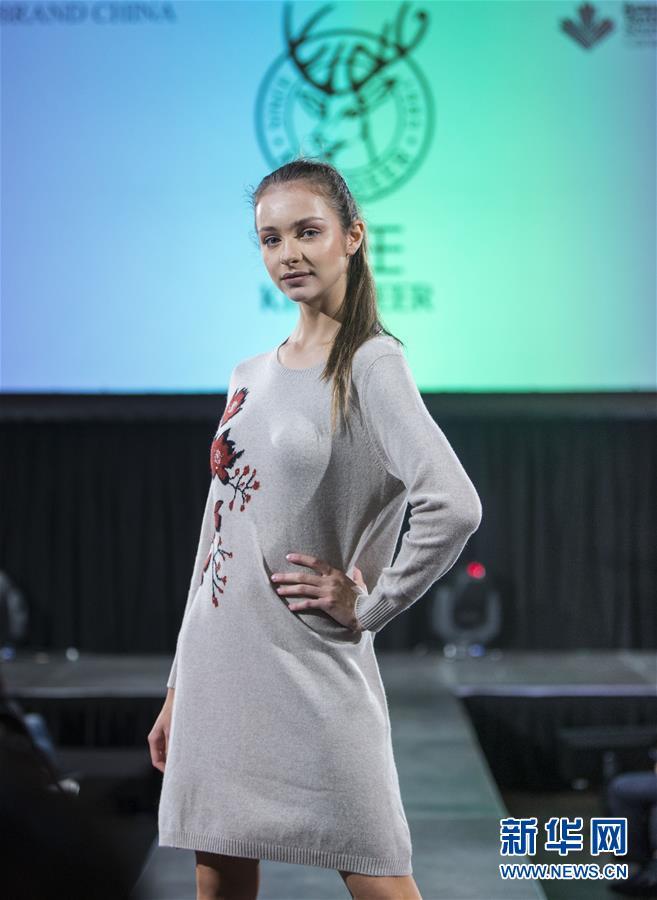 中国品牌时装亮相国际服装纺织品采购展