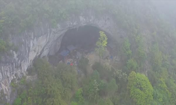 中国最“隐世”村庄，18户人家居住在洞中，亚洲最后穴居部落