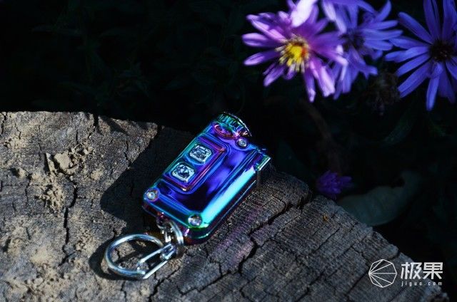 NITECORE TINI 炫彩钥匙灯上手,外表酷炫 无惧黑暗