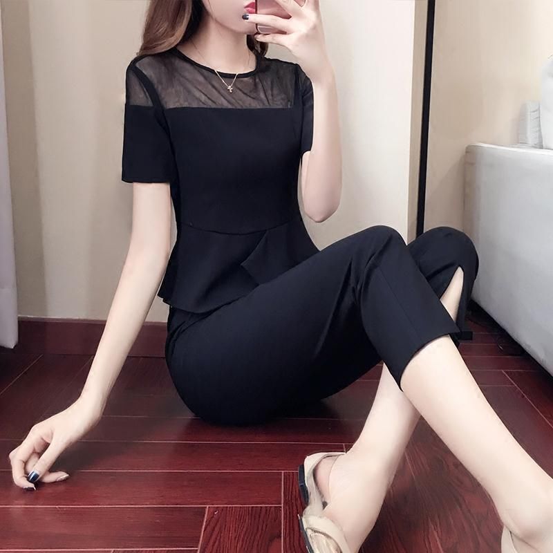 女人过45岁别穿短裤了，丑!学学下面大姐，嫩减21岁美炸天