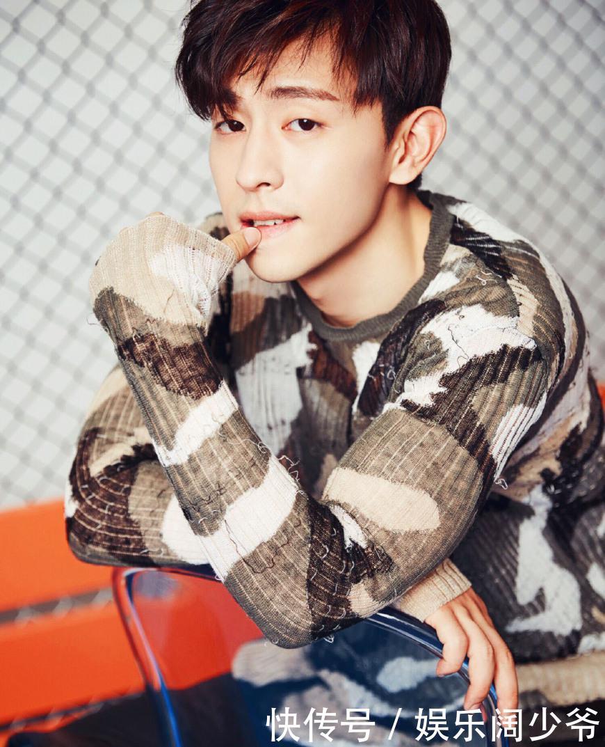 网曝这对情侣复合了？还偷偷地在微博上面秀恩爱，网友：祝福你们