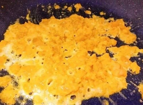  「大盘」春天吃它，胜过吃钙片，5块钱能做一大盘，咸鲜味美，家人都爱吃