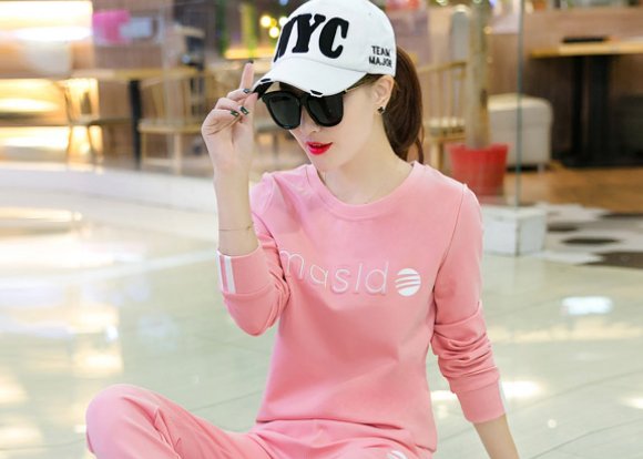 火了火了，这种秋套装要火了，借钱也得买第6件，穿三年都不过时