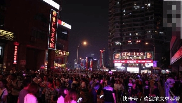 重庆人为外地游客错峰出行,游客却说再也不来了,山城哪里丢了分