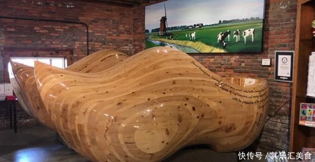 世界上最奇葩的小镇,以“巨物”而出名,游客们如同来到小人国!