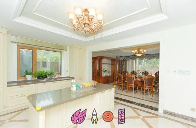 OMG｜尴尬！火箭少女之家一点都不少女