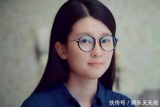 相同的刘海，在乔欣头上美出天际，可是到了她的头上却有点尴尬！