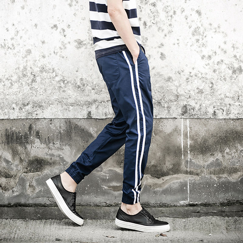 牛仔裤收起来吧!现流行“散步裤”，中秋前后穿最合适